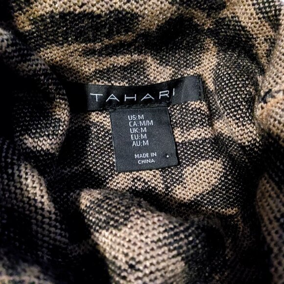 Tahari Animal Print Turtleneck Sweater Womens M Long sleeves for added warmth - Picture 7 of 7